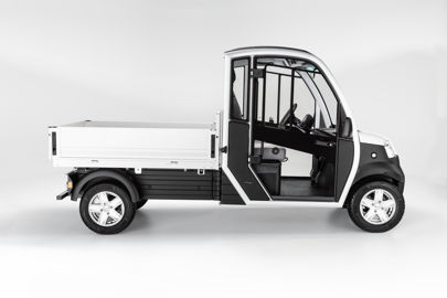 L'utilitaire électrique Urban vu de profil. L'utilitaire électrique Urban vu de profil.
