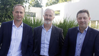 Alain Guillaume, vice-président de la coopérative nouvelle Gènes Diffusion, Jean-Michel Fortin, président, et Claude Grenier, directeur général. Alain Guillaume, vice-président de la coopérative nouvelle Gènes Diffusion, Jean-Michel Fortin, président, et Claude Grenier, directeur général.