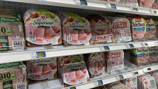 La Fédération des entreprises de charcuterie traiteur (Fict) demande aux enseignes de réduire leurs marges sur le rayon, pour soutenir ce secteur. La Fédération des entreprises de charcuterie traiteur (Fict) demande aux enseignes de réduire leurs marges sur le rayon, pour soutenir ce secteur.