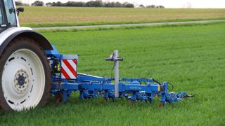 Carré présente la caméra Kipline pour guider ses interfaces et ses bineuses.