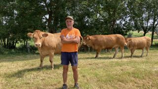 « La sécurisation du système alimentaire de mon troupeau de limousines m’a apporté de la sérénité », explique Bruno Ramousse. « La sécurisation du système alimentaire de mon troupeau de limousines m’a apporté de la sérénité », explique Bruno Ramousse.