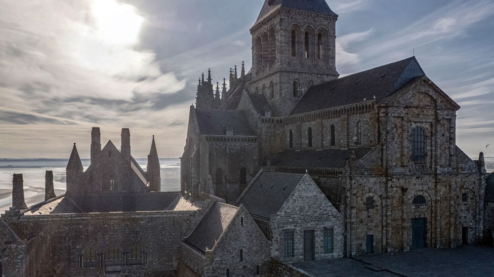 2023 marque le millénaire de l’abbatiale du Mont-Saint-Michel dans la Manche.