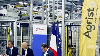 Le ministre délégué à l'Industrie, Roland Lescure, s'est rendu le 28 août 2023 sur l'ancienne sucrerie d'Escaudoeuvres pour signer le protocole d'accord avec l'entreprise belge de pommes de terre Agristo. Le ministre délégué à l'Industrie, Roland Lescure, s'est rendu le 28 août 2023 sur l'ancienne sucrerie d'Escaudoeuvres pour signer le protocole d'accord avec l'entreprise belge de pommes de terre Agristo.