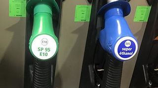 La Commission européenne a annoncé la mise en place d’une surveillance rétroactive des échanges d'éthanol. La Commission européenne a annoncé la mise en place d’une surveillance rétroactive des échanges d'éthanol.