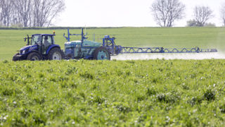 Les conditions d'emploi du glyphosate ont été modifiées pour l'usage « traitements généraux-désherbage-interculture, jachères et destruction de culture ». Les conditions d'emploi du glyphosate ont été modifiées pour l'usage « traitements généraux-désherbage-interculture, jachères et destruction de culture ».