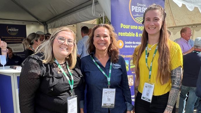 L'équipe RH du groupe Perret était mobilisée à Tech et Bio pour le jobdating de l'Apecita avec, de gauche à droite, Charlotte Martin, chargée de recrutement et développement RH, Aurélie Billoret-Conte, DRH, et Pauline Maurin, chargée de formation et développement RH.