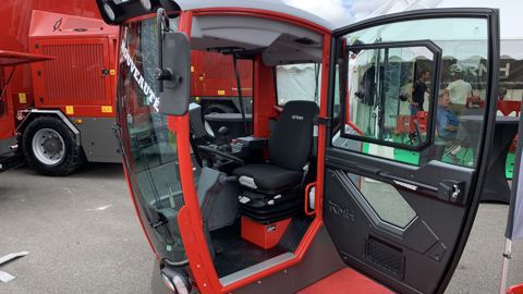 Une cabine revisitée pour les mélangeuses-distributrices automotrices RMH Une cabine revisitée pour les mélangeuses-distributrices automotrices RMH
