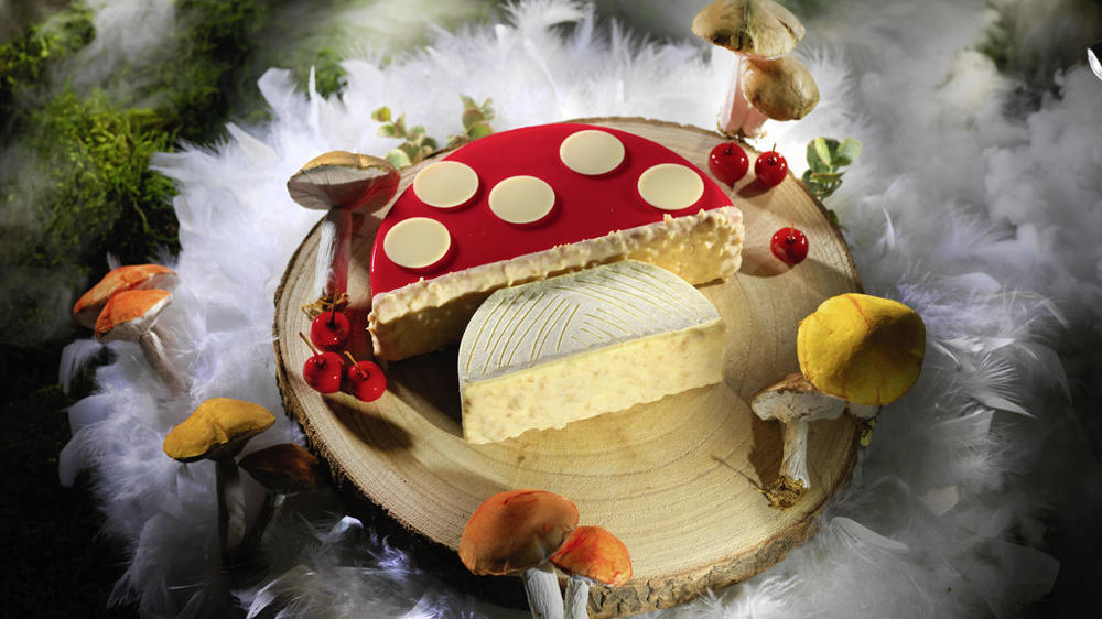 Le Banquet des fées : une délicate balade autour du chocolat blanc et de la cerise.