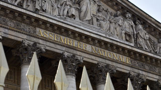 Les députés ont adopté le projet de loi avançant les négociations commerciales entre grands industriels et supermarchés. Les députés ont adopté le projet de loi avançant les négociations commerciales entre grands industriels et supermarchés.