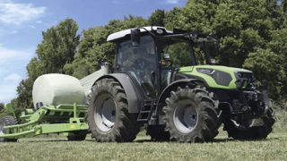 La série 5D embarque le moteur Farmotion de 3,8 litres de cylindrée. Il propose le dispositif StopandGo pour les travaux au chargeur. La série 5D embarque le moteur Farmotion de 3,8 litres de cylindrée. Il propose le dispositif StopandGo pour les travaux au chargeur.