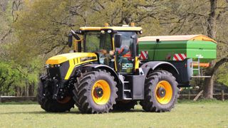 Les Fastrac iCon peuvent recevoir en option, la coupure de sections ainsi que la modulation de dose.