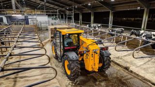 Le chargeur télescopique 530-60 Agri de JCB combine petit gabarit et forte puissance. Le chargeur télescopique 530-60 Agri de JCB combine petit gabarit et forte puissance.