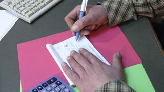 Les salariés qui se sentent freinés par leur salaire estiment avoir de moins bonnes relations avec leurs employeurs. © Gutner Les salariés qui se sentent freinés par leur salaire estiment avoir de moins bonnes relations avec leurs employeurs. © Gutner