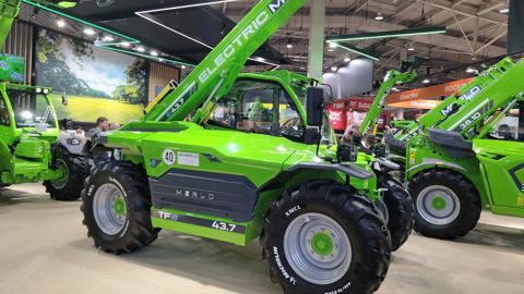 Merlo expose le TFe 43.7, un concept de télescopique agricole électrique.