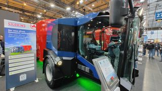 Siloking a dévoilé sa nouvelle gamme de mélangeuses automotrices électriques à Agritechnica 2023, la eTrucks 2012. Siloking a dévoilé sa nouvelle gamme de mélangeuses automotrices électriques à Agritechnica 2023, la eTrucks 2012.