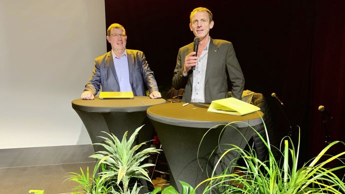 Jean-Marc Krebs et Walter Huré, respectivement directeur général et président de 110 Bourgogne, ont fait le point sur l'exercice 2022-2023, jeudi 7 décembre, à Auxerre (Yonne), à l'occasion de l'assemblée générale de la coopérative.