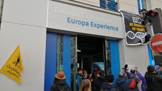 Les manifestants ont occupé les locaux d'Europa Expérience à Paris le 13 décembre 2023. Les manifestants ont occupé les locaux d'Europa Expérience à Paris le 13 décembre 2023.