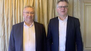 Au nom de l'AGPB, Eric Thirouin (gauche), président, et Philippe Heusèle (droite), secrétaire général, ont présenté leurs voeux à la presse le 17 janvier 2024. Au nom de l'AGPB, Eric Thirouin (gauche), président, et Philippe Heusèle (droite), secrétaire général, ont présenté leurs voeux à la presse le 17 janvier 2024.