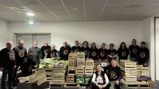 Des étudiants de l'Esa d'Angers et d'anciens agriculteurs ont collecté 1 400 kg de dons alimentaires lors du Sival 2024. Des étudiants de l'Esa d'Angers et d'anciens agriculteurs ont collecté 1 400 kg de dons alimentaires lors du Sival 2024.
