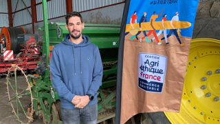 Nicolas Boutié est engagé dans la démarche Agri-Ethique depuis deux ans, sur une partie de sa production de blé tendre. Nicolas Boutié est engagé dans la démarche Agri-Ethique depuis deux ans, sur une partie de sa production de blé tendre.