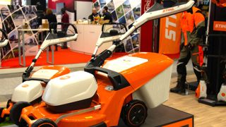 Stihl RMA 453 PV : la plus grande de la Serie 4