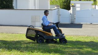 Les tondeuses avec ramassage dominent dans le parc de matériels.