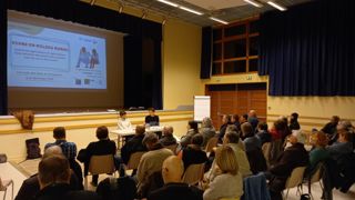 Pontaumur (Puy-de-Dôme), le 21 décembre 2023. Les agriculteurs écoutent une restitution de l'étude sur la prévention du mal-être menée dans les Combrailles. Pontaumur (Puy-de-Dôme), le 21 décembre 2023. Les agriculteurs écoutent une restitution de l'étude sur la prévention du mal-être menée dans les Combrailles.