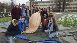 Dans la Manche, des terminales CGEA ont créé des objets artistiques à partir de viscères d’animaux. Dans la Manche, des terminales CGEA ont créé des objets artistiques à partir de viscères d’animaux.
