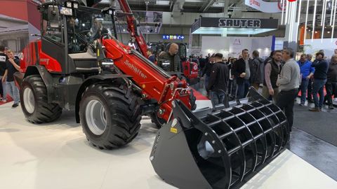 La chargeuse 8620T reliftée