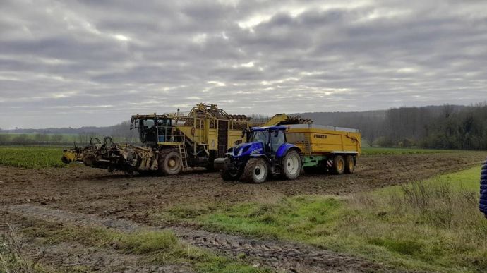 Face aux pluies continues de l’automne compliquant fortement les arrachages, Cristal Union avait levé l’accord sur la tare terre afin de maintenir le rythme et assurer l’approvisionnement des usines.