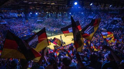 L'ambiance à Stuttgart lors du dernier championnat du monde des Stihl Timbersports, en novembre 2023. L'ambiance à Stuttgart lors du dernier championnat du monde des Stihl Timbersports, en novembre 2023.