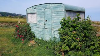 Acheter un terrain agricole pour y installer seulement une caravane fait partie des usages détournés dénoncés par la Safer. Acheter un terrain agricole pour y installer seulement une caravane fait partie des usages détournés dénoncés par la Safer.