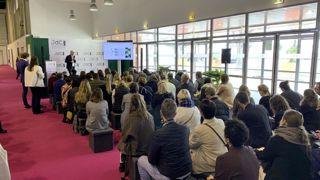 Outre leur rôle de salon classique, les JdC Garden Trends, qui auront lieu du 26 au 28 mars, proposent un panorama complet de réflexions autour du marché du jardin. Outre leur rôle de salon classique, les JdC Garden Trends, qui auront lieu du 26 au 28 mars, proposent un panorama complet de réflexions autour du marché du jardin.