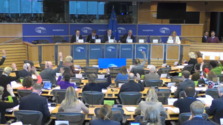 L'Union européenne devrait maintenir l'ouverture de ses frontières aux produits ukrainiens malgré les contestations. L'Union européenne devrait maintenir l'ouverture de ses frontières aux produits ukrainiens malgré les contestations.