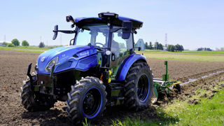 New Holland a profité d’Agritechnica pour dévoiler une version électrique de son tracteur d’élevage T4. New Holland a profité d’Agritechnica pour dévoiler une version électrique de son tracteur d’élevage T4.