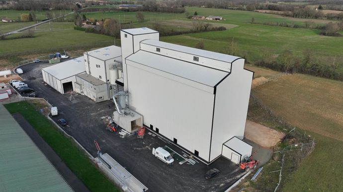 L'usine de trituration Nutralp dans l'Ain a démarré courant février et va contribuer à la production locale de tourteaux.