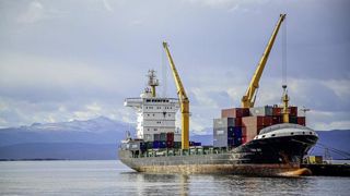« Beaucoup des filières françaises voient leur bonne santé économique dépendre de leur capacité à exporter », argumente Muriel Lacoue-Labarthe devant la remise en question du libre-échange. « Beaucoup des filières françaises voient leur bonne santé économique dépendre de leur capacité à exporter », argumente Muriel Lacoue-Labarthe devant la remise en question du libre-échange.