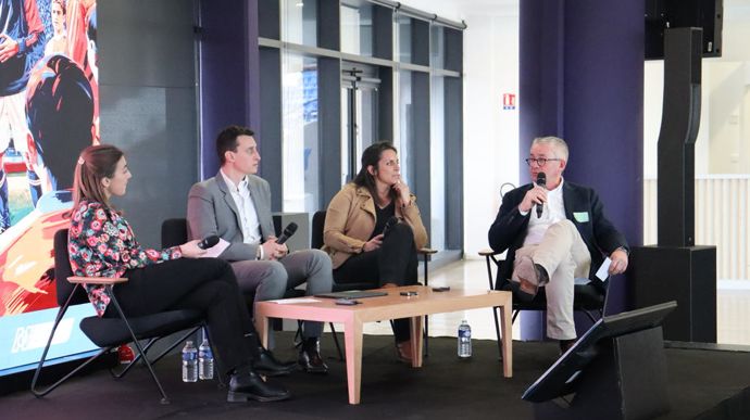 Lors du congrès du négoce agricole des régions Aura et BFC, une table ronde a réuni, de droite à gauche, Pierre Gay, dirigeant de la minoterie Gay, Vanessa Ebeyer, DRH du Groupe Bernard, et Raphaël Jeudy, dirigeant des Ets Jeudy. Et à gauche, Alice Canivet, animatrice du débat.