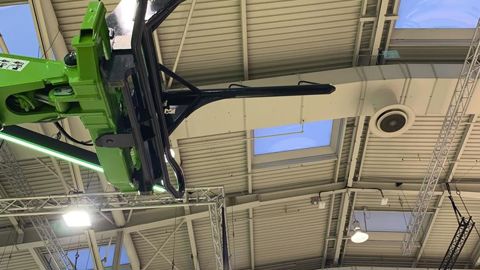 Les excroissances sur les tiges empêchent les anses de glisser et le sac de tomber en cas de manœuvres brusques.