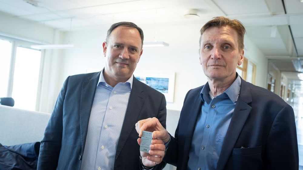 De gauche à droite : Maurizio Achilli, vice président de l'approvisionnement du groupe Manitou et Olavi Huhtala vice président exécutif et directeur de SSAB Europe. De gauche à droite : Maurizio Achilli, vice président de l'approvisionnement du groupe Manitou et Olavi Huhtala vice président exécutif et directeur de SSAB Europe.