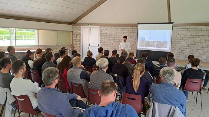 Lundi 15 et mardi 16 avril, SeineYonne a réuni une soixantaine d'adhérents des coopératives de l'union, les lycées agricoles La Brosse (Yonne) et La Barotte (Côte-d'Or) ainsi que des élèves de terminale de la MFR de Villevallier (Yonne), afin de leur présenter le projet de filière noisette.