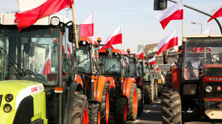 Les blocages aux postes-frontières entre la Pologne et l'Ukraine ont été levés, hormis pour les denrées sous embargo. Les blocages aux postes-frontières entre la Pologne et l'Ukraine ont été levés, hormis pour les denrées sous embargo.