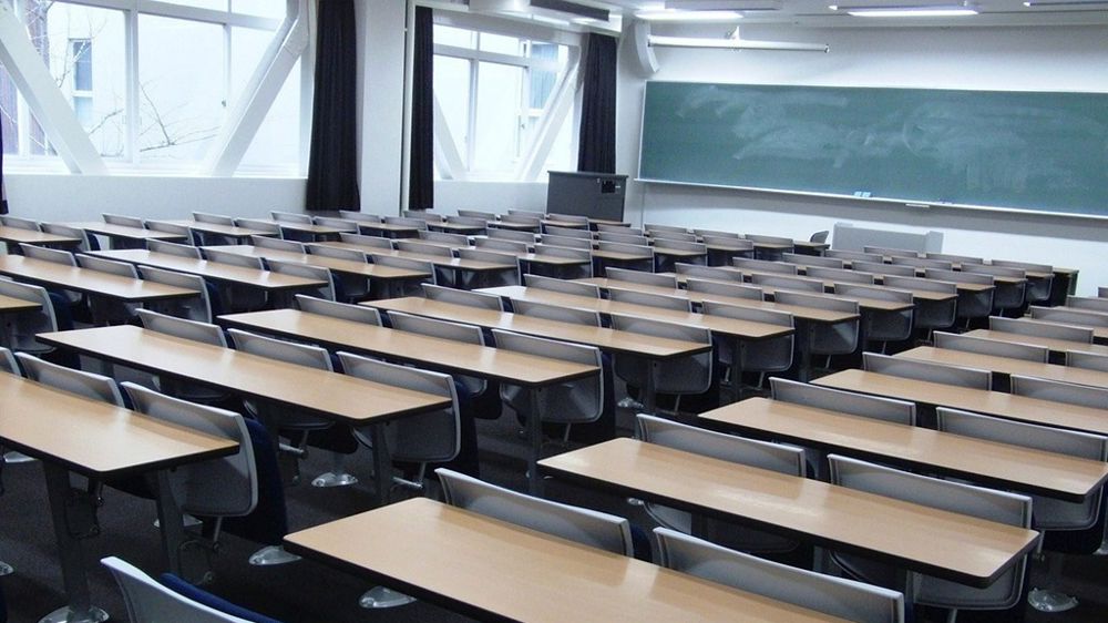 La formation pourra être dispensée dans les établissements privés comme publics. 