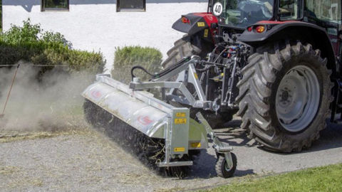 La balayeuse type 7 est adaptée aux conditions difficiles.