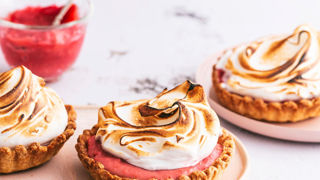 Tartelettes meringuées à la rhubarbe. Tartelettes meringuées à la rhubarbe.