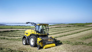 Le pick-up Ulta-Feed est adapté à la nouvelle génération d'ensileuses FR de New Holland. Le pick-up Ulta-Feed est adapté à la nouvelle génération d'ensileuses FR de New Holland.