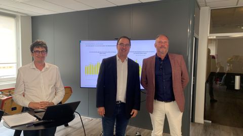 De gauche à droite : David Targy, directeur des affaires économiques et internationales, Jean-Christophe Régnier, trésorier, et Damien Dubrulle, président d’Axema (Syndicat des acteurs industriels de la filière des agroéquipements et de l’agroenvironnement). De gauche à droite : David Targy, directeur des affaires économiques et internationales, Jean-Christophe Régnier, trésorier, et Damien Dubrulle, président d’Axema (Syndicat des acteurs industriels de la filière des agroéquipements et de l’agroenvironnement).