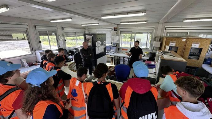 Le 7 juin, 409 élèves de 5e ont pu découvrir la coopérative EMC2 au travers de visites d'installation et d'ateliers en plein air.
