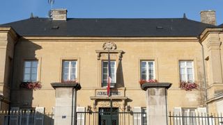 Ce sont les services de la préfecture qui vérifieront la complétude du dossier de demande d'autorisation administrative. Ce sont les services de la préfecture qui vérifieront la complétude du dossier de demande d'autorisation administrative.