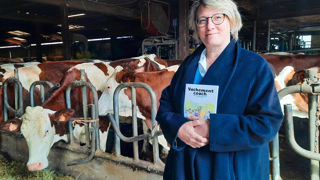 Dans son livre « Vachement coach », Cecile Foissey-Gamon reprend une partie des 103 rubriques « Marguerite » qu'elle a publiées depuis 2007. Dans son livre « Vachement coach », Cecile Foissey-Gamon reprend une partie des 103 rubriques « Marguerite » qu'elle a publiées depuis 2007.